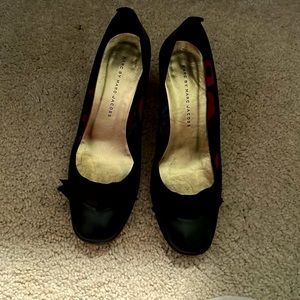 Black leather medium heel pumps. Marc by Marc Jacob’s